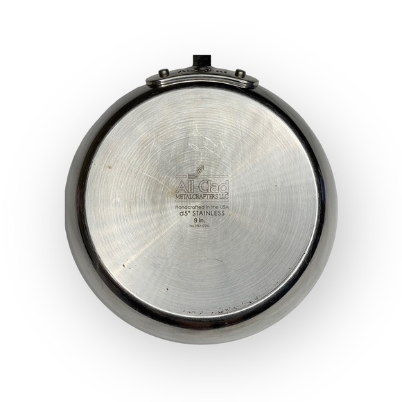 All-Clad ★ D5® Stainless Steel Nonstick Omelette 9” Fry Pan ★ Stainless Steel ★ - Picture 11 of 16